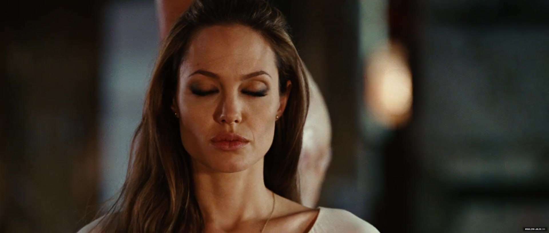 Angelina Jolie особо опасен